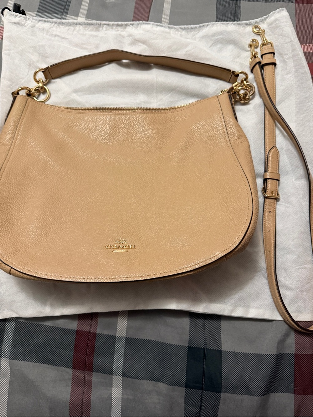 Coach Beige Pebble Leather Crossbody Shoulder Bag Like New